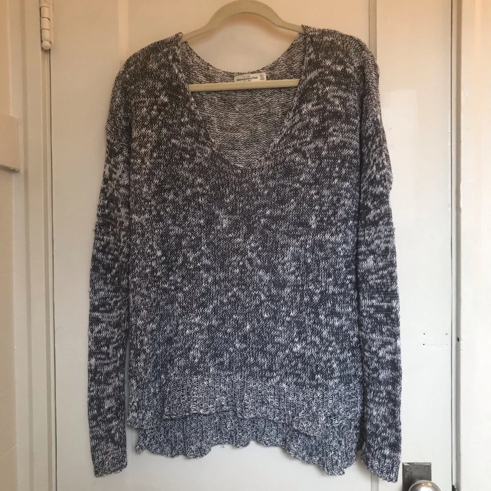 Gray and White Marled V-Neck Sweater Abercrombie size Medium/Large